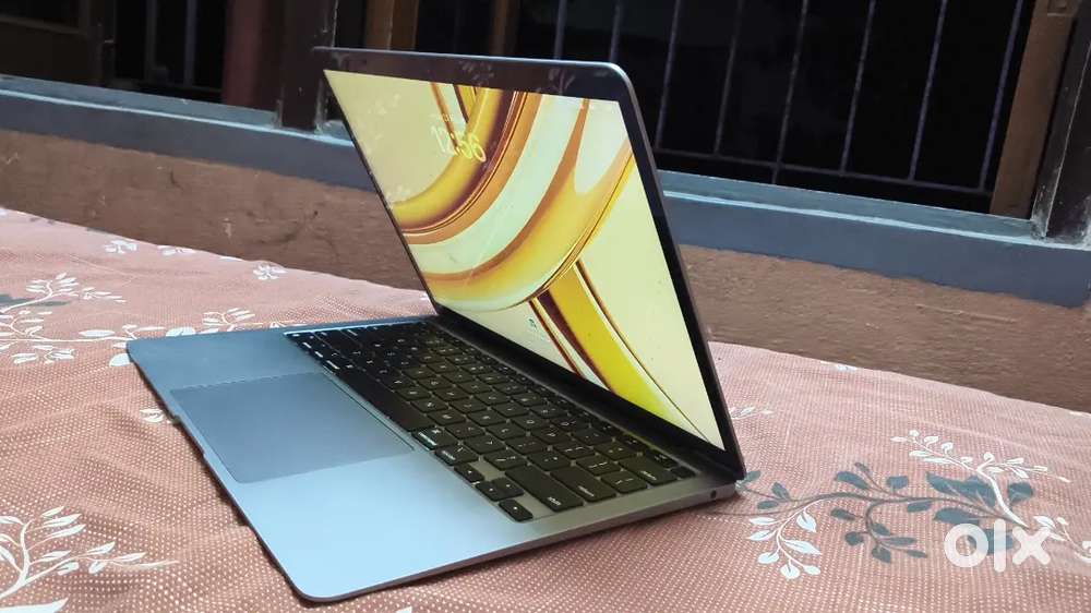 Apple MacBook Air M1 &ndash; 8GB RAM / 256GB SSD  Mint Condition