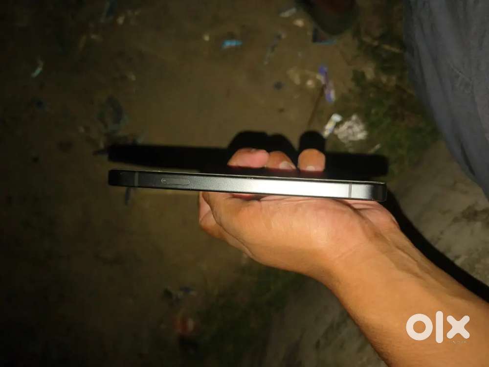 Pixel10a 256gb only 2 months old brand warrenty