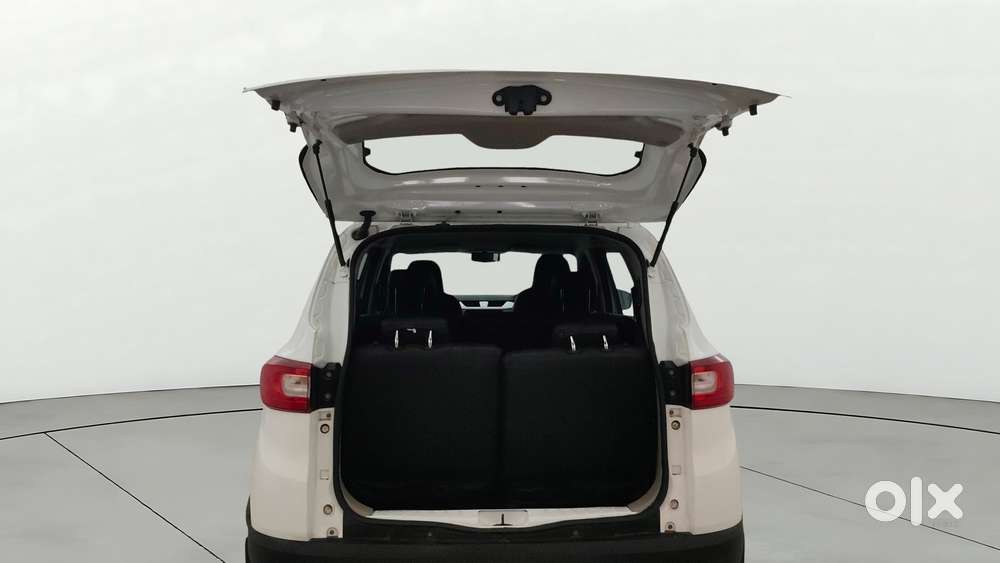Renault Triber Rxz, 2022, Petrol