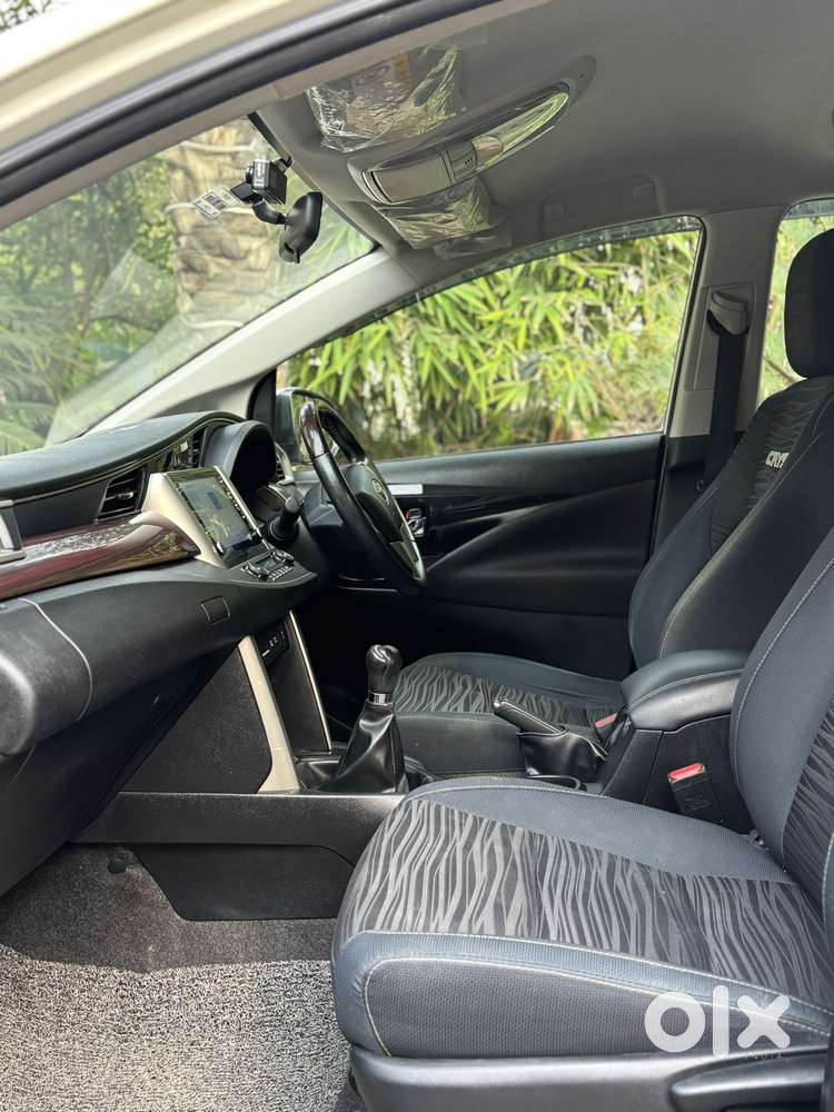 Toyota Innova Crysta [2020-ongoing] 2.4 Vx 8 Str, 2022, Diesel