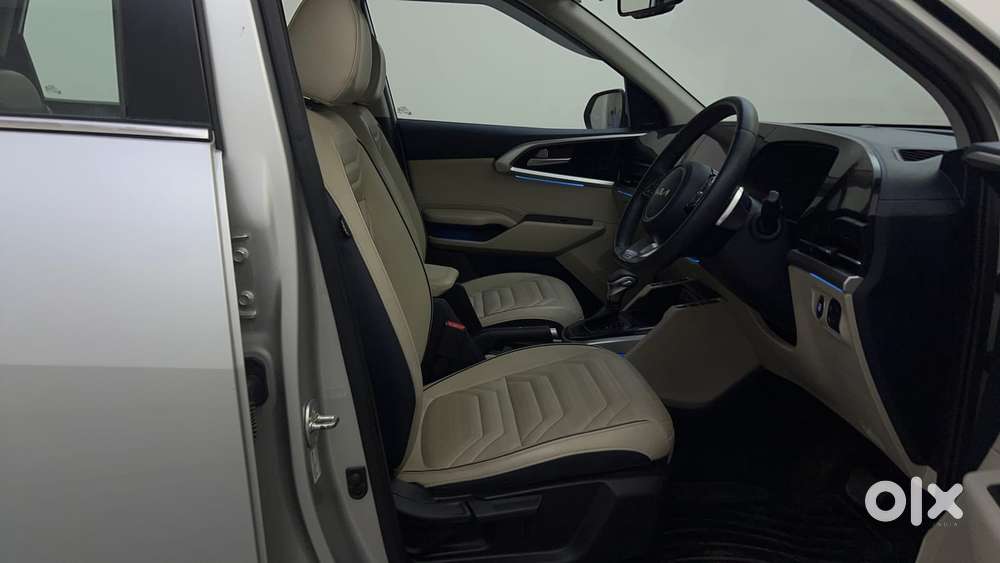 Kia Carens 1.5 Luxury Plus Turbo Dct 7 Str, 2024, Petrol
