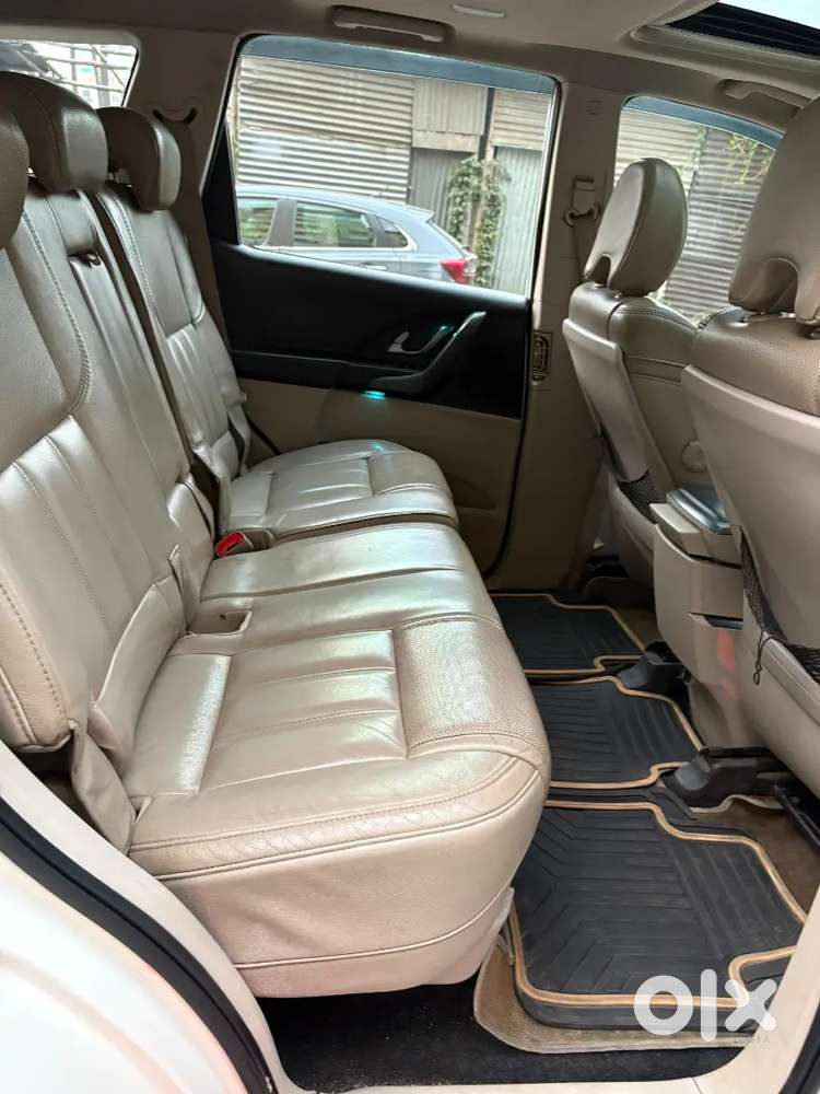 Mahindra Xuv500 W10 2.2 M Hawk Bs-iv Of 2017 Dec Well Maintained Car