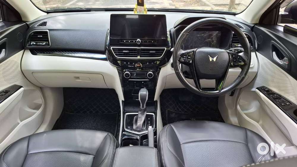 Mahindra Xuv 3xo Ax5 Pm At, 2024, Petrol