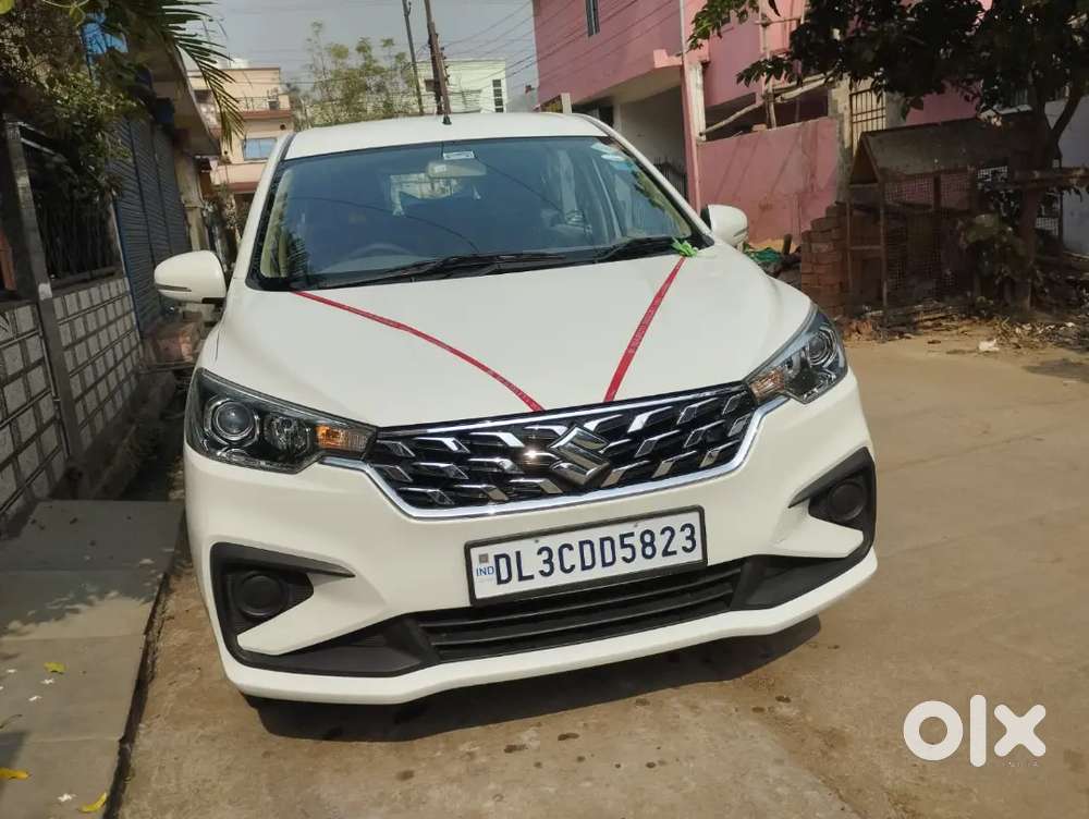 Nov 2025, Maruti Ertiga, White Colour, Petrol+cng,