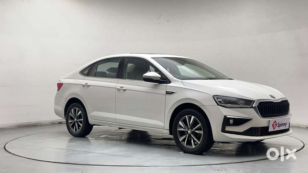 Skoda Slavia Style 1.0l Tsi At, 2022, Petrol