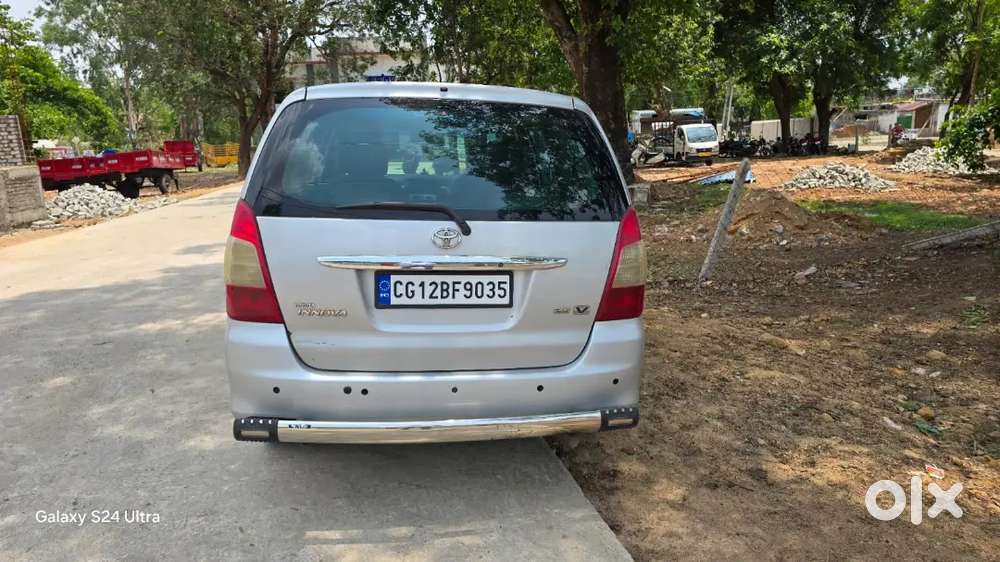 Toyota Innova 2012 Diesel 195000 Km Driven