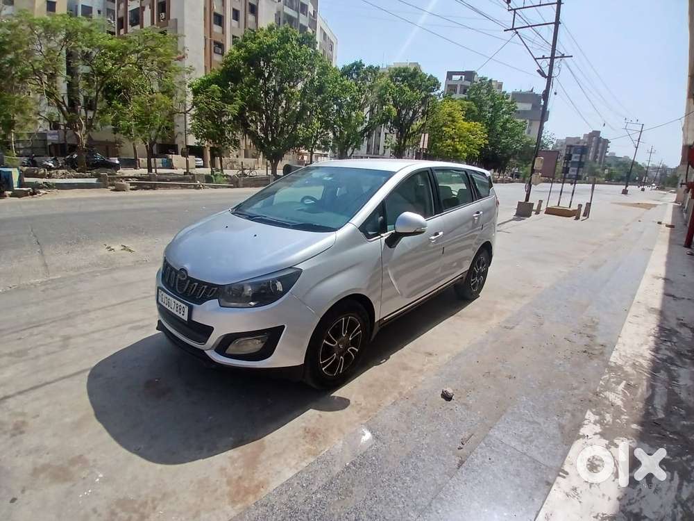 Mahindra Marazzo M8, 2018, Diesel