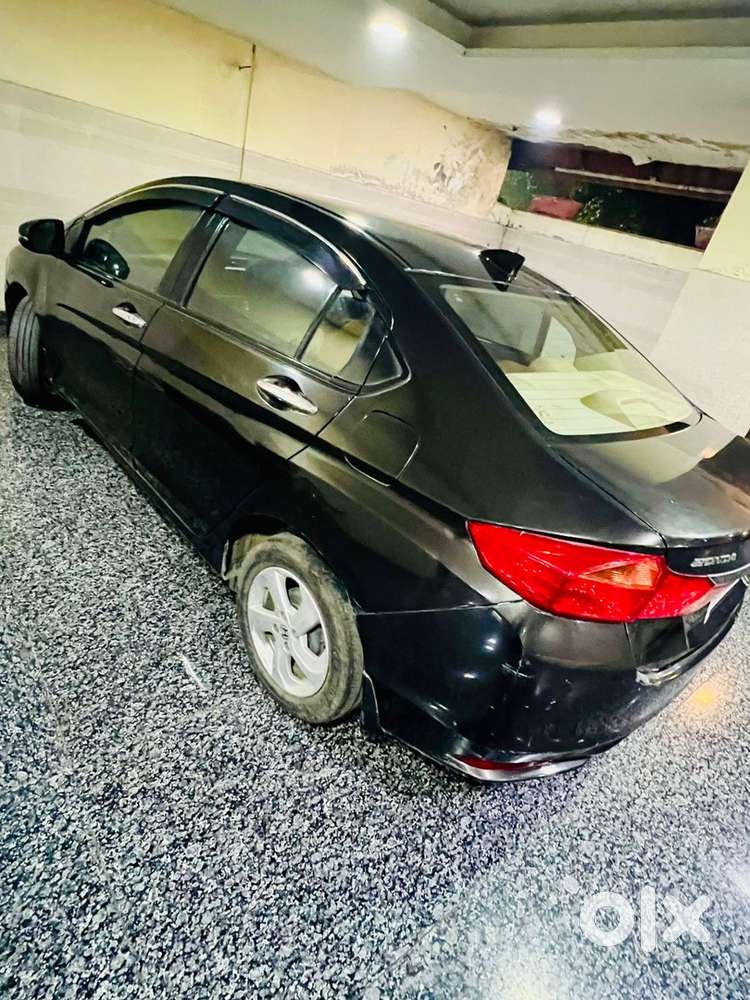 Honda City Vx Petrol 2016 Model With Sunroof