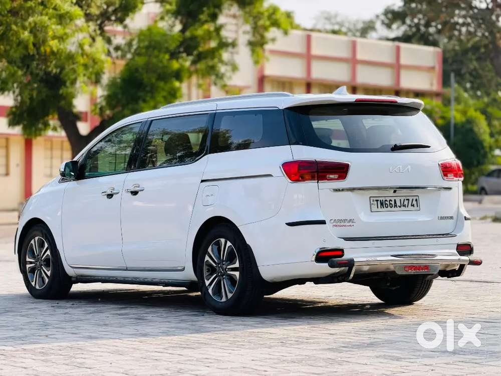 Kia Carnival Limousine 2022 Diesel Just 32000 Km Driven
