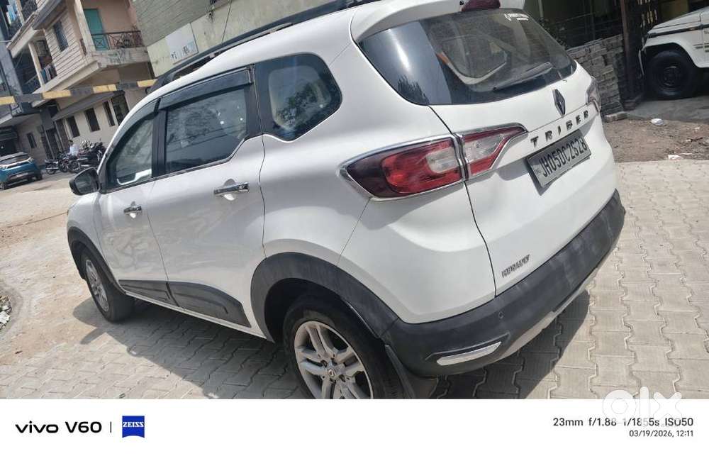 Renault Triber 1.0 Rxz Dual Tone, 2022, Petrol