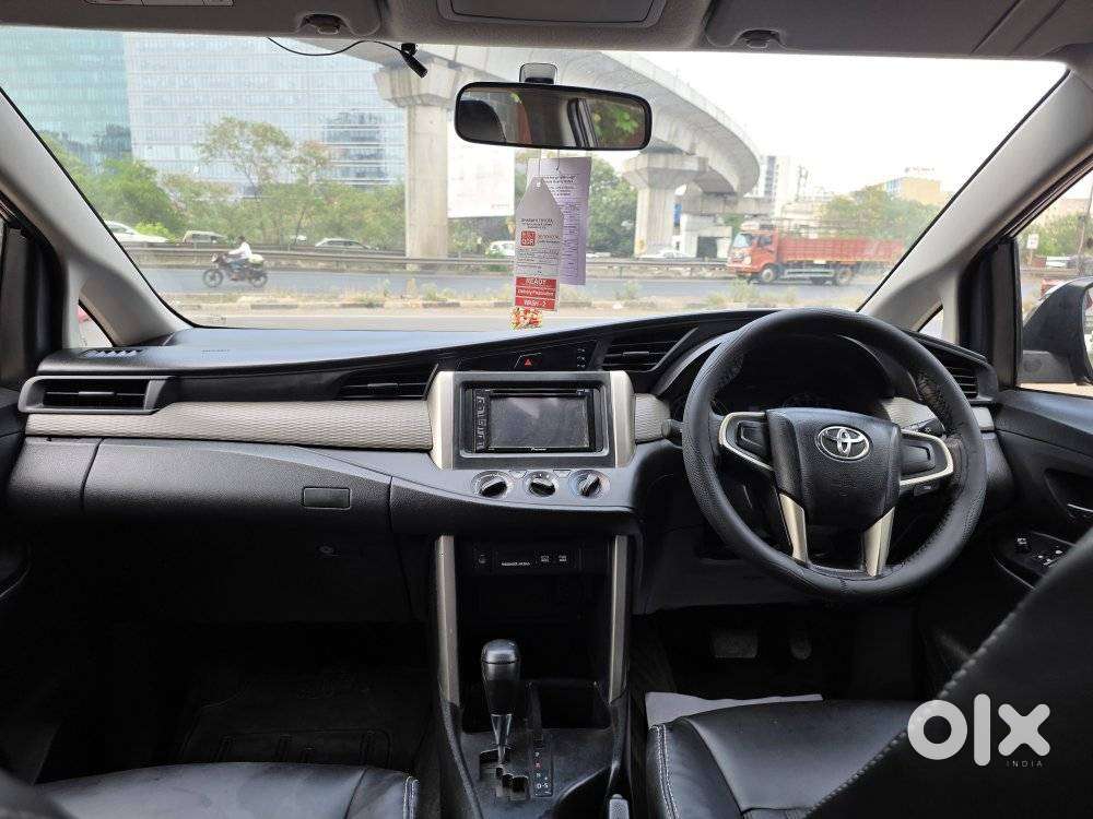 Toyota Innova Crysta 2.8 Gx At 8 Seater, 2017, Diesel