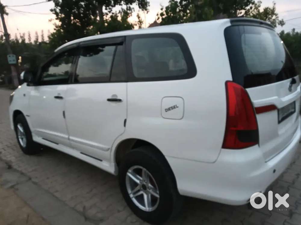 Toyota Innova 2.0 Gx 2015