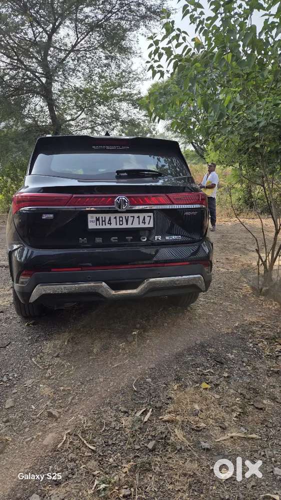 Mg Hector Plus Savvy 2026 Waiting