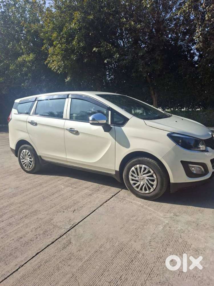 Mahindra Marazzo M4, 2019, Diesel