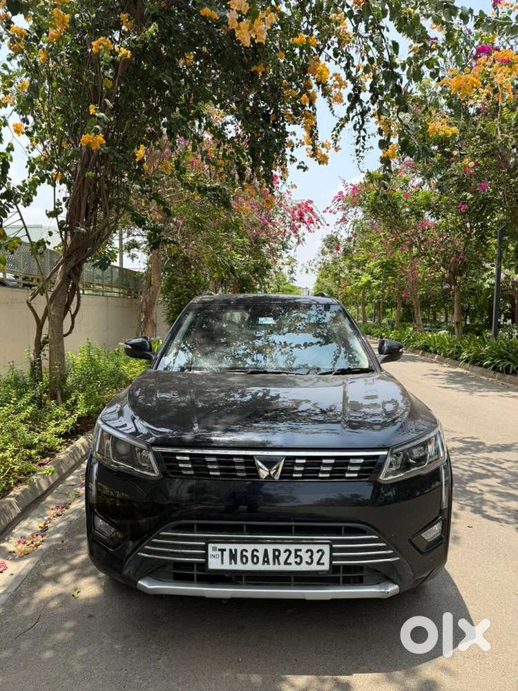 Mahindra Xuv300 2024 Petrol Well Maintained