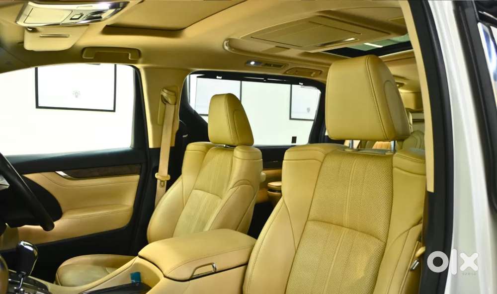 Toyota Vellfire, 2023, Petrol