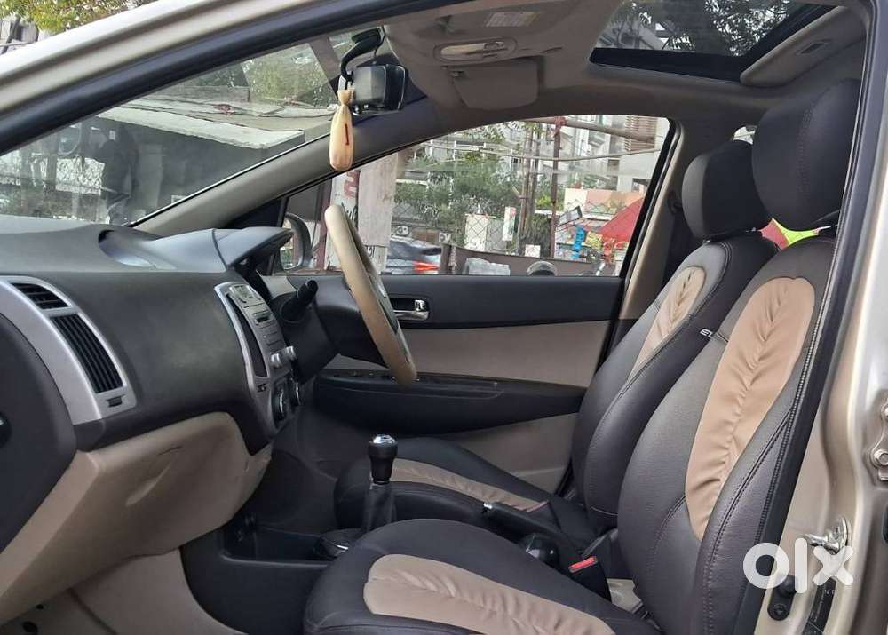 Hyundai I20 2009-2011 1.4 Asta Optional With Sunroof, 2011, Petrol