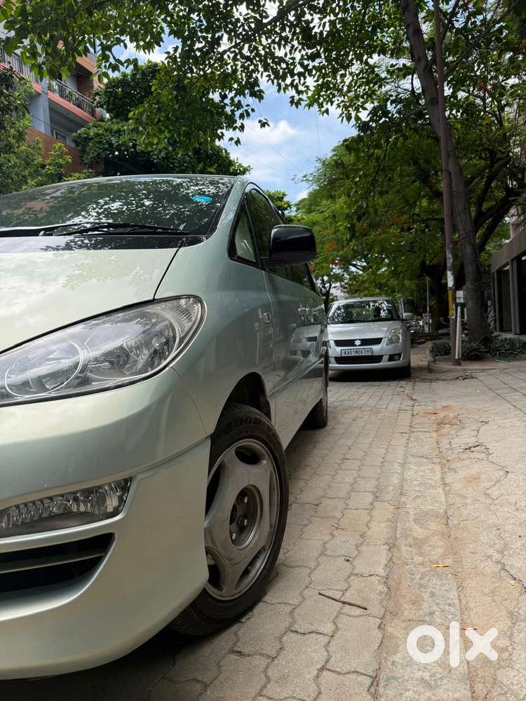 Toyota Estima Emina Petrol At, 2004, Petrol