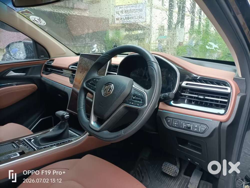 Mg Hector Plus Savvy Pro 1.5 Turbo Petrol Cvt 7 Str, 2025, Petrol