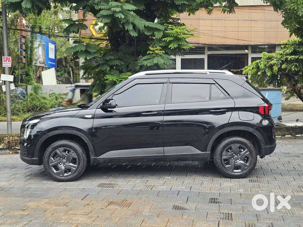 Hyundai Venue S 1.2 Petrol, 2023, Petrol