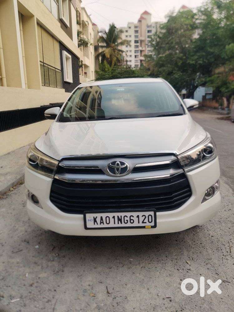 Toyota Innova Crysta 2.4 V 8 Str, 2016, Diesel