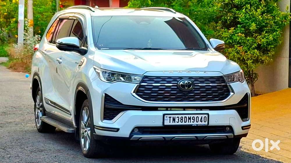 Toyota Innova Hycross 2.0 Zx Hybrid 7 Str, 2025, Petrol