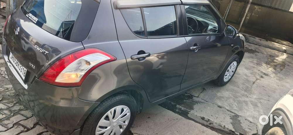 Maruti Suzuki Swift Vxi 1.2 Abs Bs-iv, 2015, Petrol