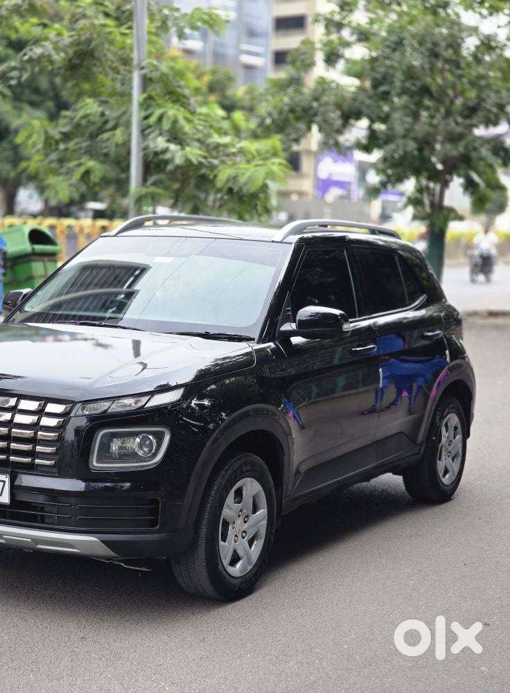 Hyundai Venue 1.2 S (o), 2022, Petrol