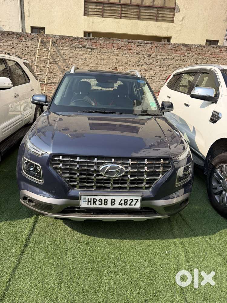Hyundai Venue S (o) 1.2 Petrol Knight Edition, 2022, Petrol