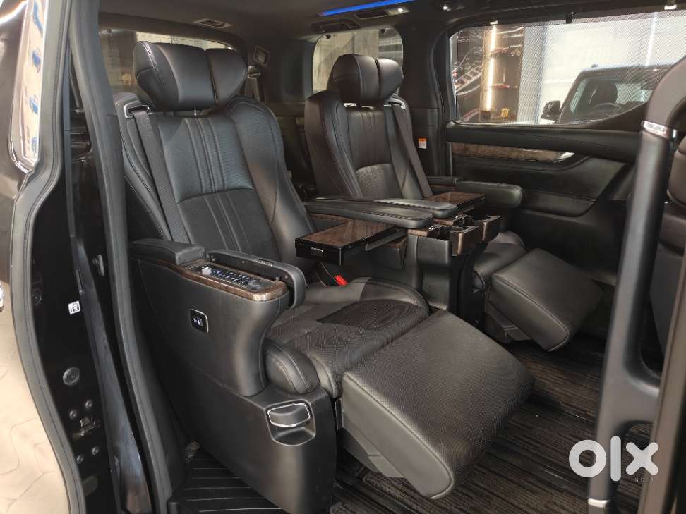 Toyota Vellfire Vip – Executive Lounge, 2022, Petrol