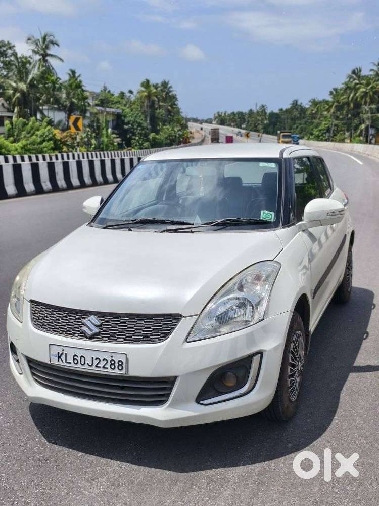 Maruti Suzuki Swift Vxi 1.2 Abs Bs-iv, 2015, Petrol