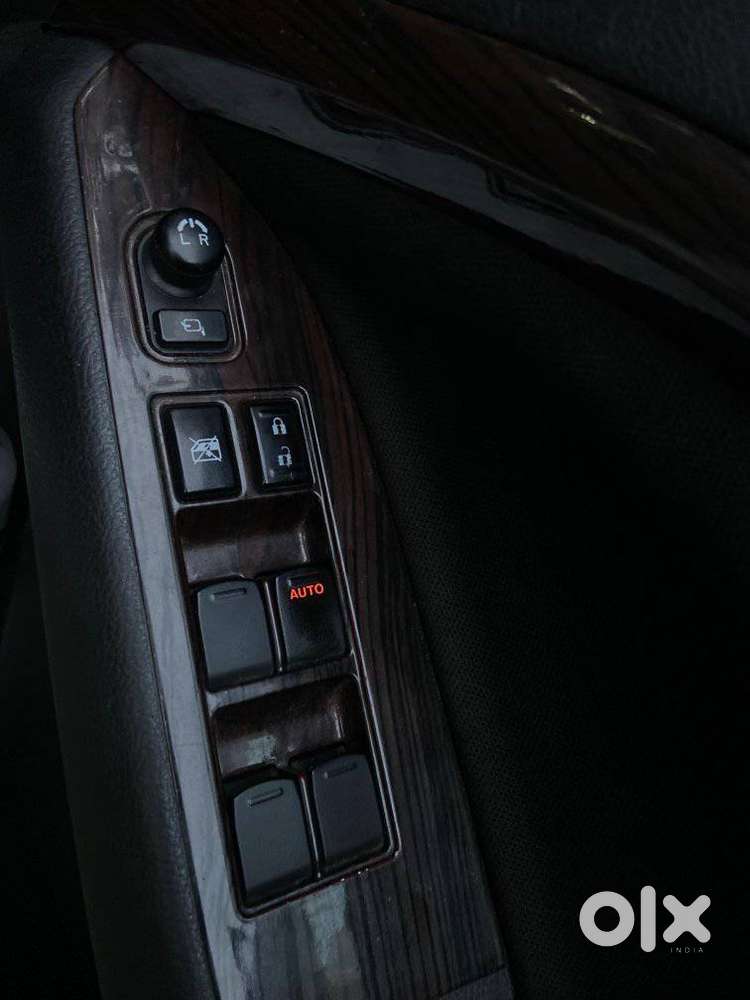 Maruti Suzuki Brezza 1.5 Vxi At Smart Hybrid, 2024, Petrol