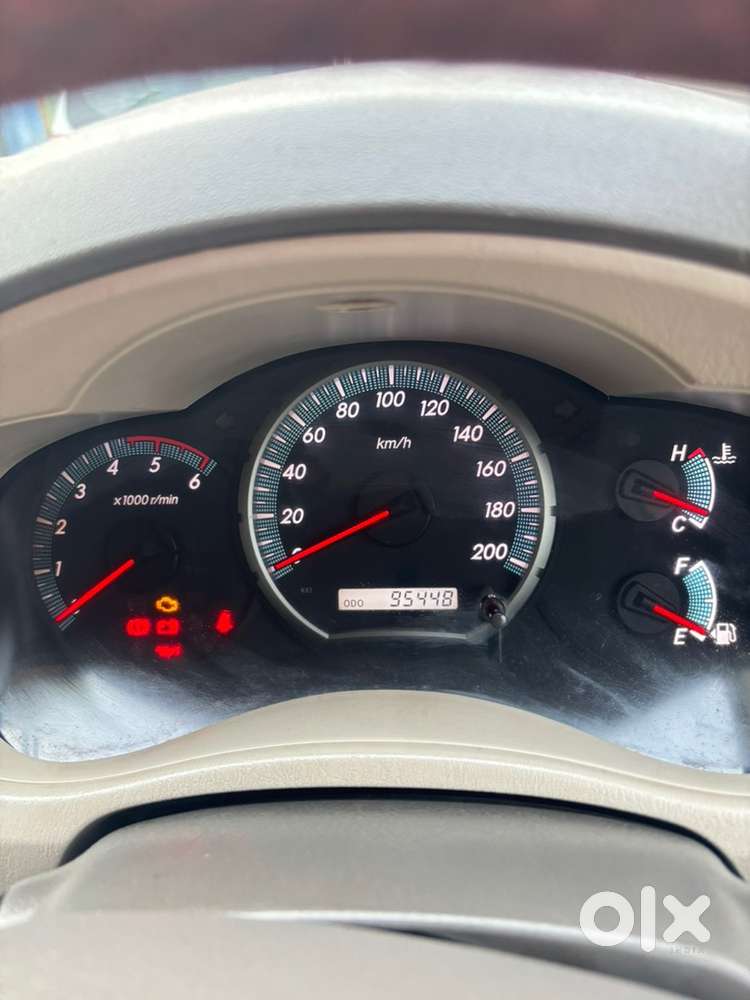 Toyota Innova 2.0 V 2012