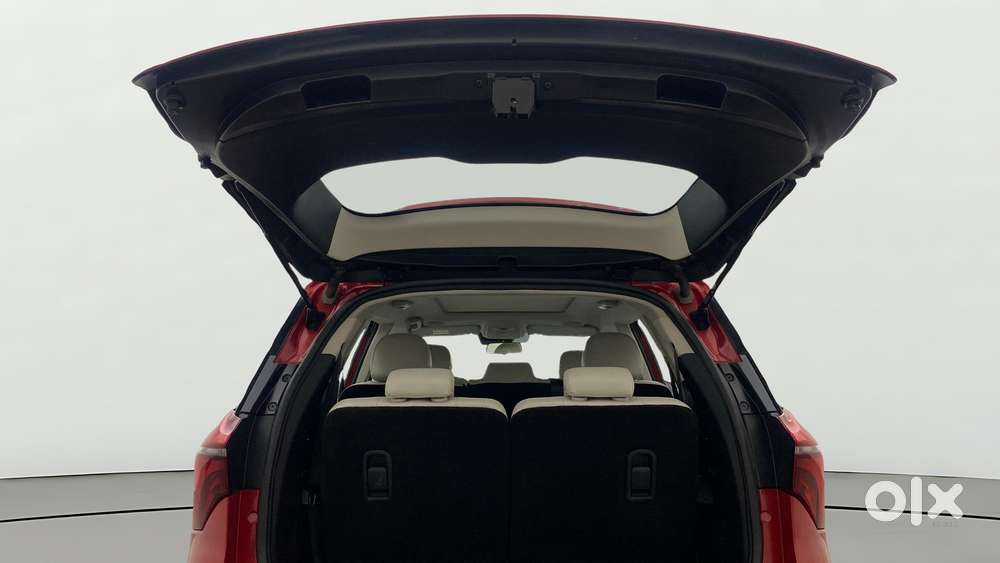 Mahindra Xuv700 2.0 Ax 7 Petrol Mt Str, 2021, Petrol