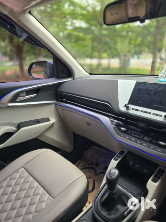 Kia Carens G 1.5 6mt Premium (o) 7-seater, 2024, Petrol