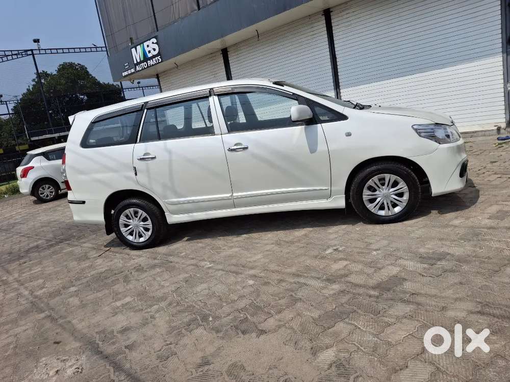 Toyota Innova 2015 Model 2016 Registration Diesel 139345 Km Driven