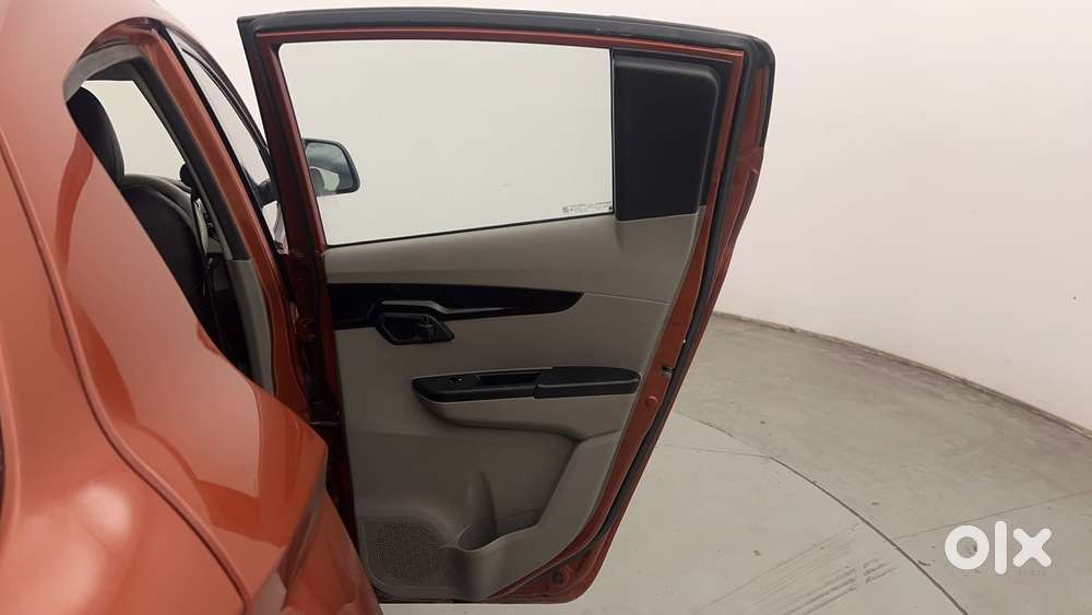 Mahindra Kuv 100 2016-2017 Mfalcon G80 K8 5str, 2016, Petrol