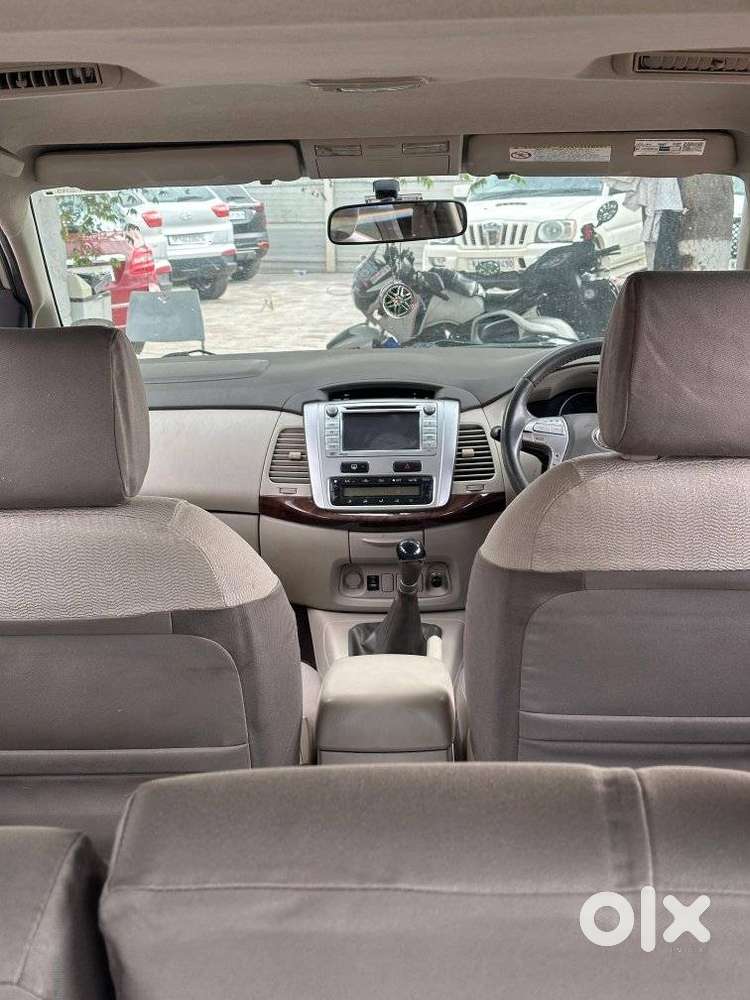 Toyota Innova 2.5 V 8 Str, 2013, Diesel