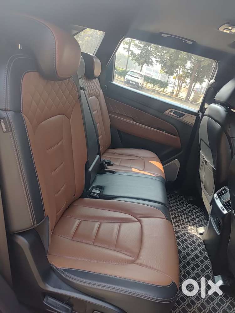 Mahindra Alturas G4 4wd At, 2021, Diesel