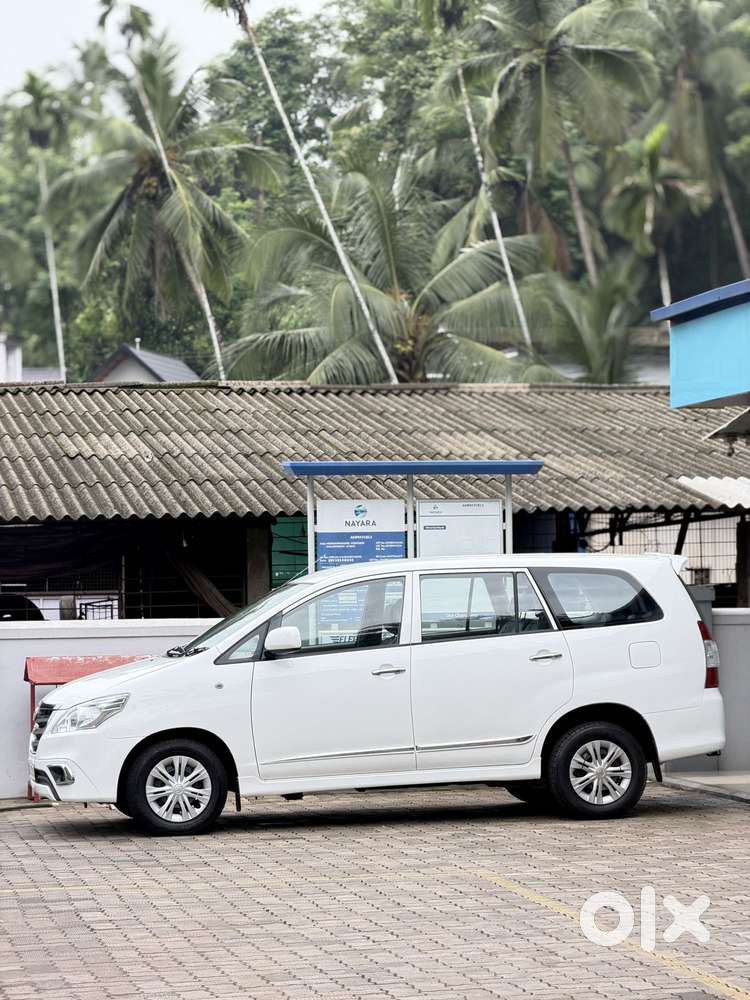 Toyota Innova 2.5 G (diesel) 8 Seater, 2015, Diesel