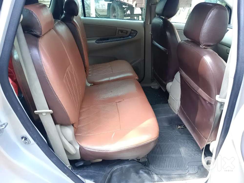 Toyota Innova 2011