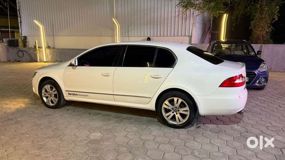 Skoda Superb 2013 Petrol Manual