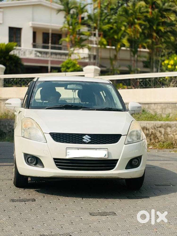 Maruti Suzuki Swift Vxi + Manual, 2012, Petrol