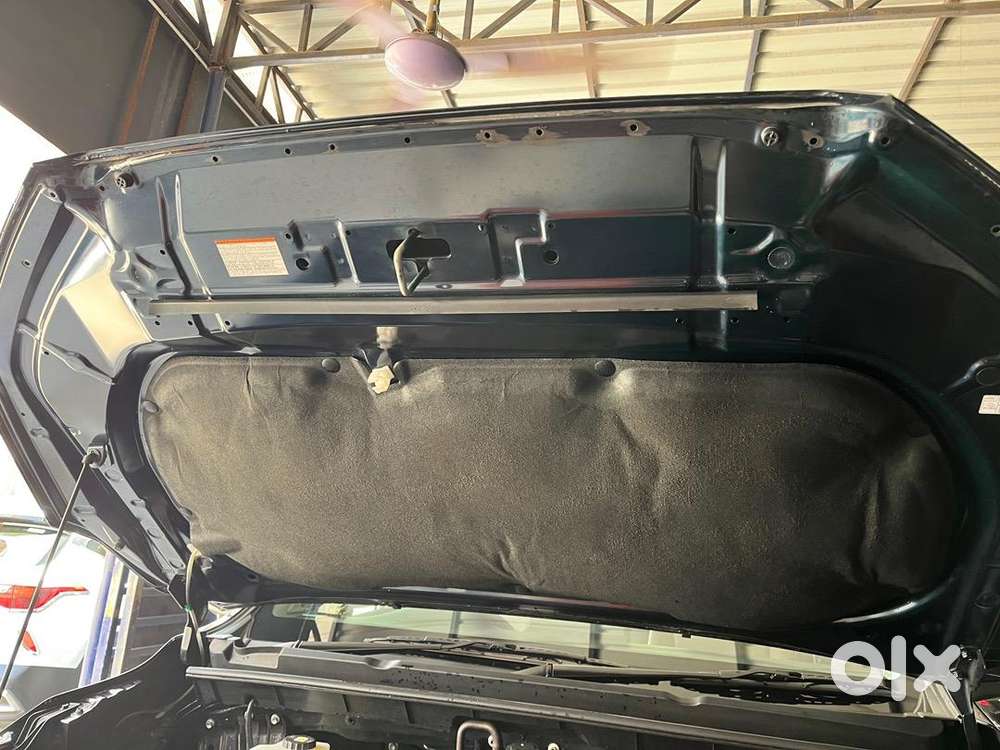 Toyota Innovahycross Zx02023 Hybridexcellent Condition Genuine Buyers