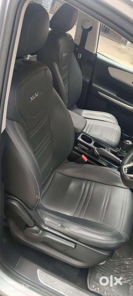 Mahindra Xuv700 Ax 3 Diesel Mt 7 Str (e), 2023, Diesel