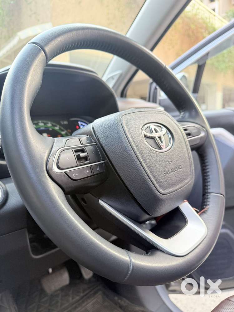 Toyota Innova Hycross 2.0 Zx (o) Hybrid 7 Str, 2024, Cng & Hybrids