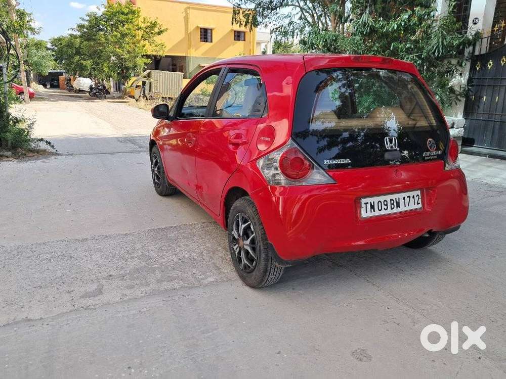 Honda Brio V Mt, 2014, Petrol