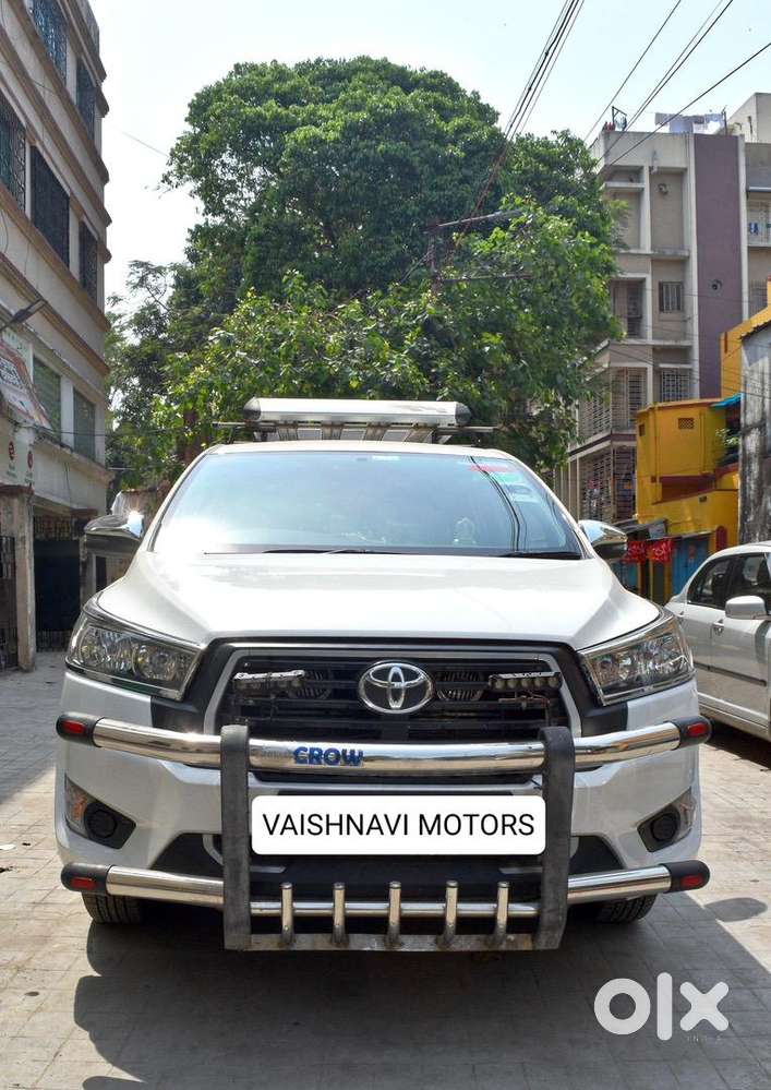 Crysta 2025 Gx 7 Seater  Driven 6000kms