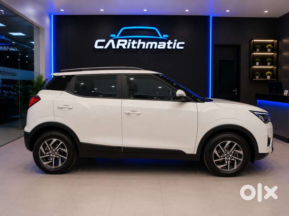 Mahindra Xuv300 1.2 W8 (o) Amt Petrol, 2023, Petrol
