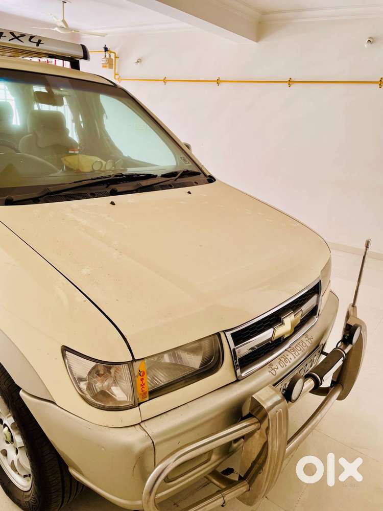 Tavera Private Passing Car